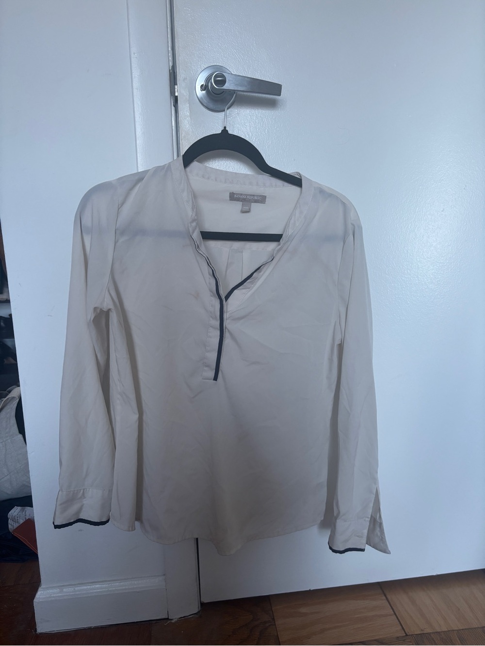 NWOT banana republic cream and navy blouse